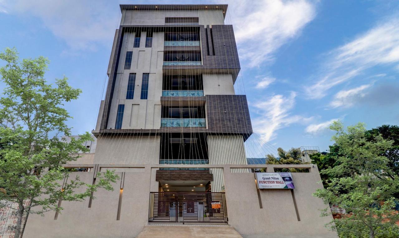 Treebo Grand Milan Hotel Visakhapatnam Exterior photo